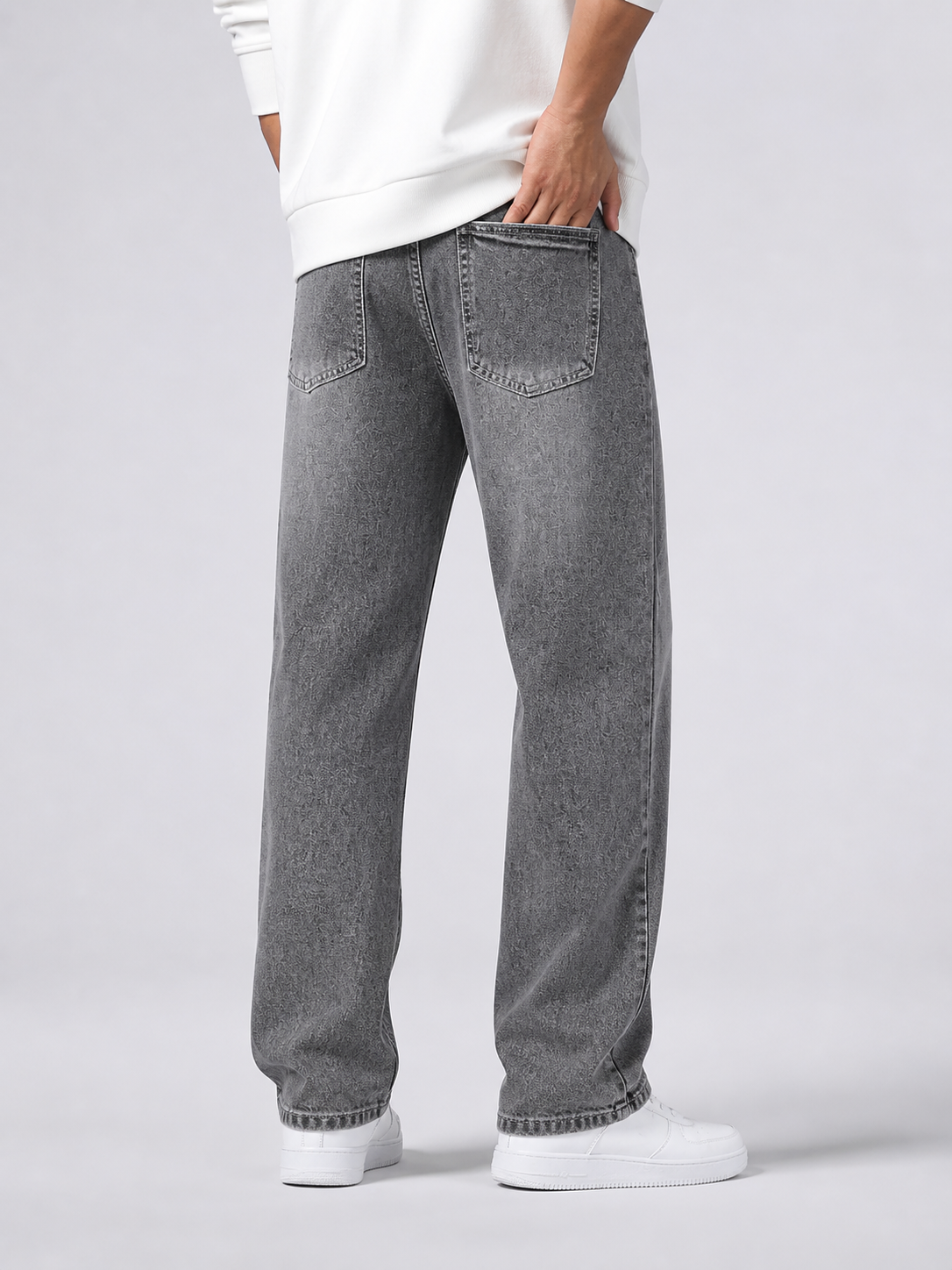 Men's Straight-Leg Jeans with Relaxed Fit