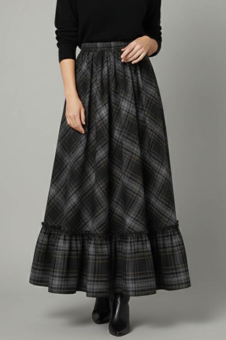 Women’s Maxi Skirt with High Waist and Plaid Pattern