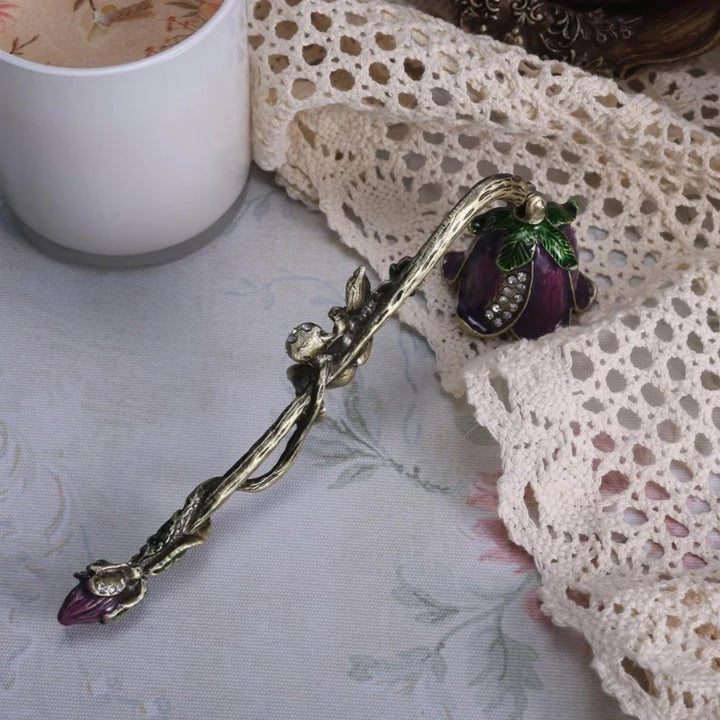 Candle Snuffer | Vintage Floral Design, Smoke-Free Snuffing