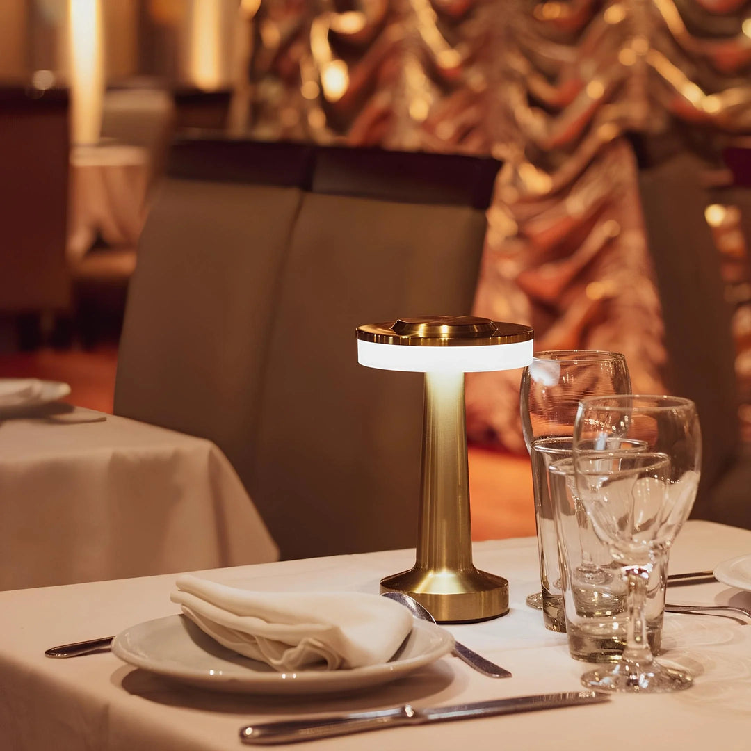 Retro Bar Table Lamp | Refined Design, Versatile Lighting Control