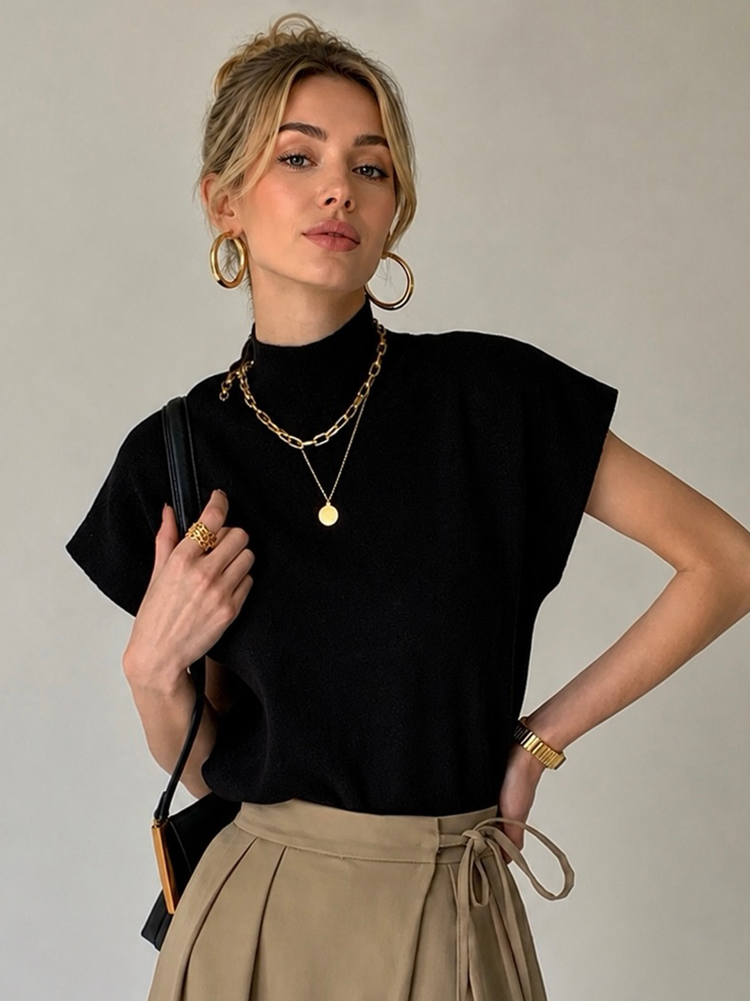 Women's Knitted Vest for Everyday Wear in Black