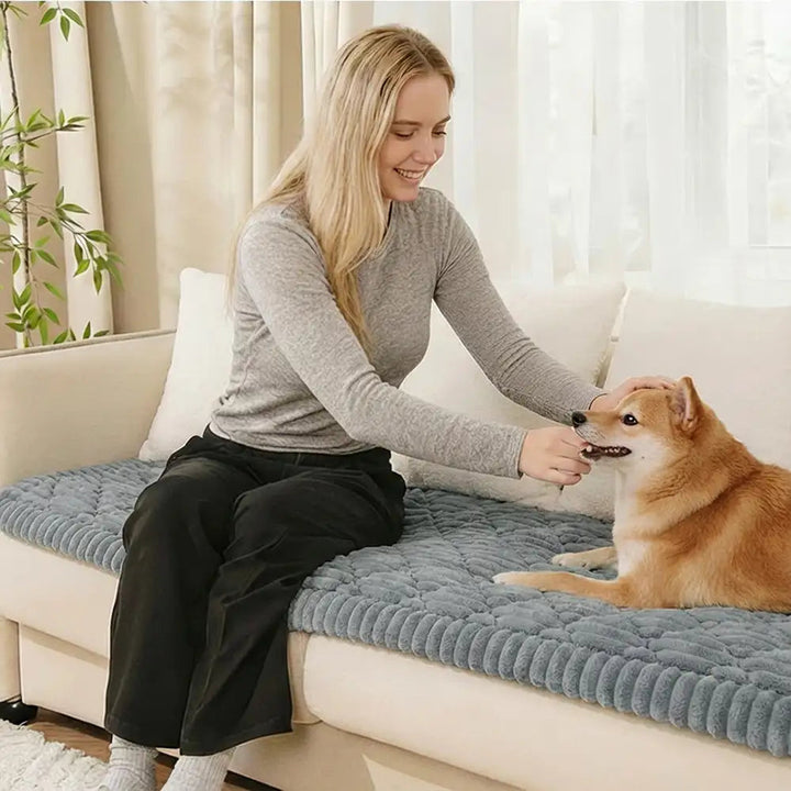 Washable Pet Sofa Protector Mat with Thick Plush Surface and Flannel Fabric