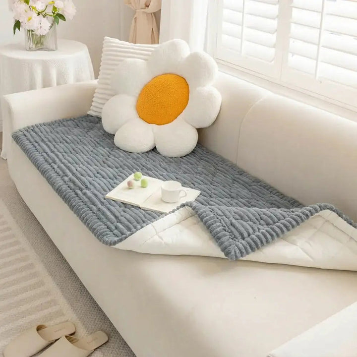 Washable Pet Sofa Protector Mat with Thick Plush Surface and Flannel Fabric