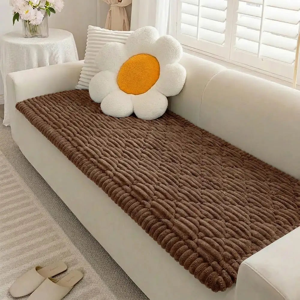 Washable Pet Sofa Protector Mat with Thick Plush Surface and Flannel Fabric
