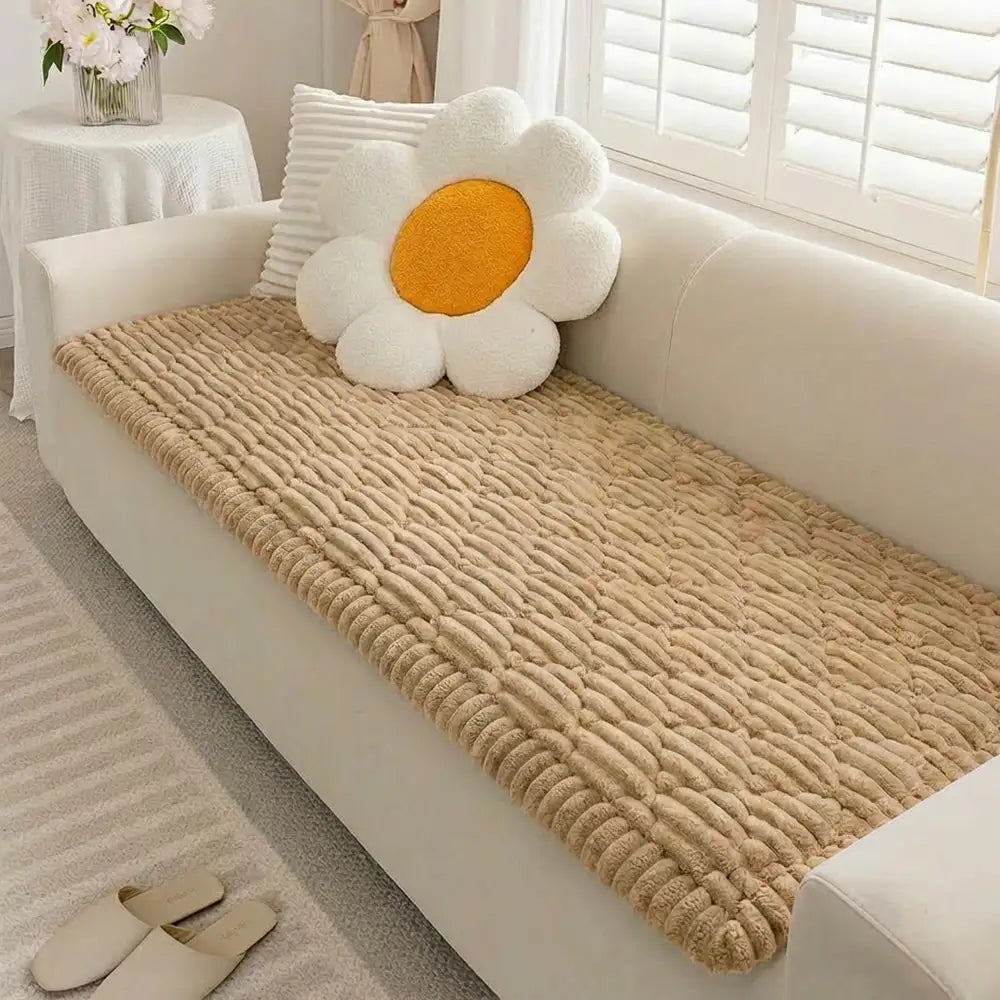 Washable Pet Sofa Protector Mat with Thick Plush Surface and Flannel Fabric