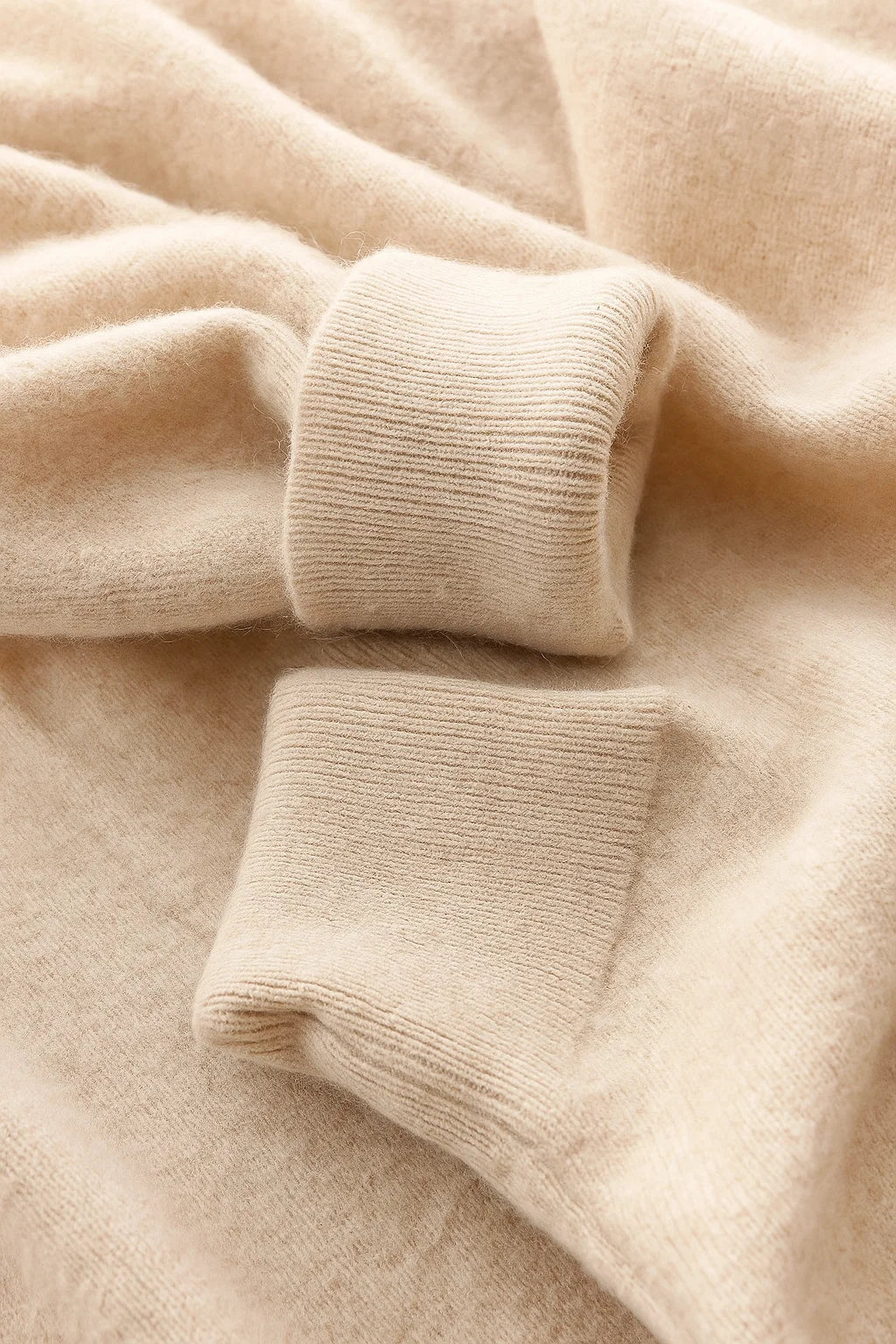 Men's V-Neck Wool-Blend Lightweight Knit