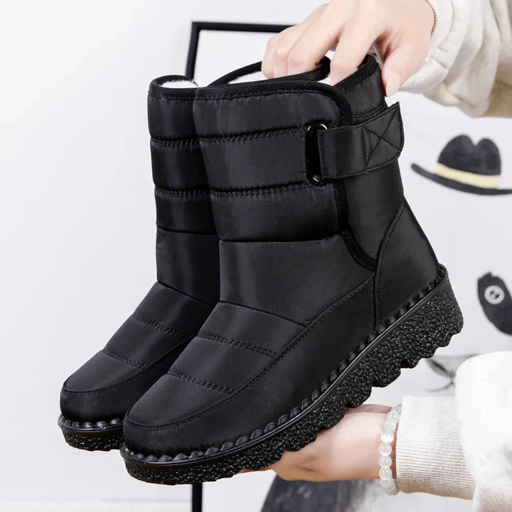 Women's Lined Boots in Black