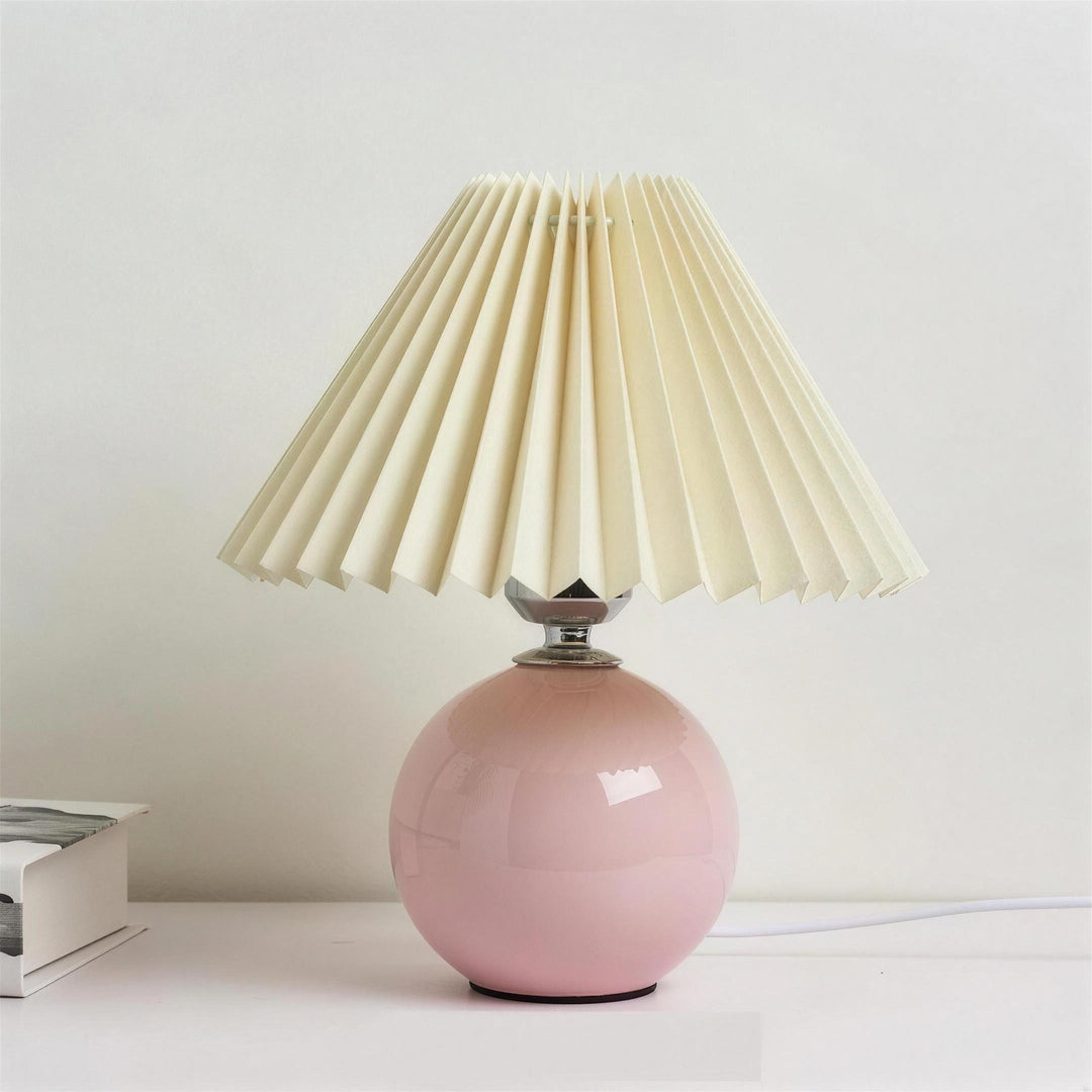 GlowHeritage | Vintage Table Lamp – Pleated Shade & Warm Atmosphere