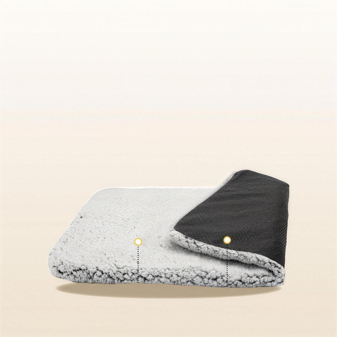 Self-heating thermal pet mat for cats and dogs