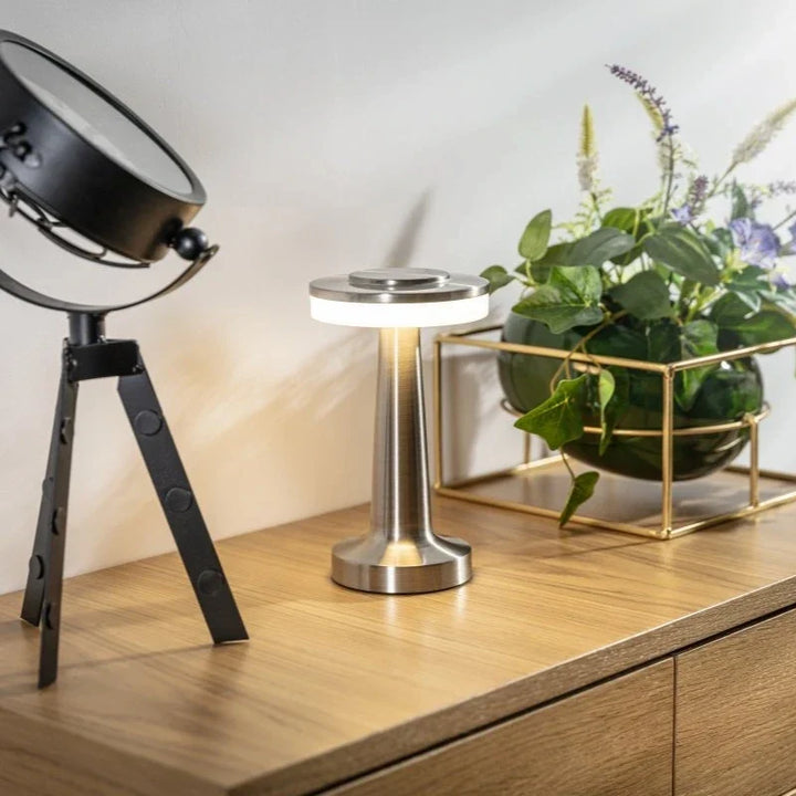 Retro Bar Table Lamp | Refined Design, Versatile Lighting Control